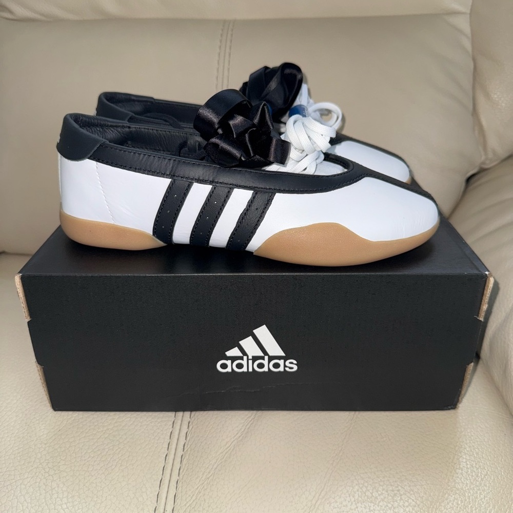 Authentic rare Adidas Taekwondo Shoes in Black and White